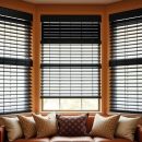 Czarne drewniane żaluzje do czego pasują i jak je wykorzystać w aranżacji